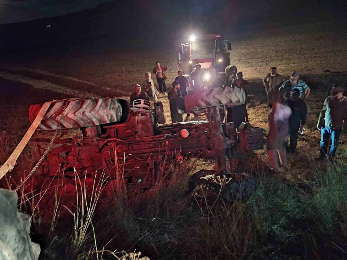 Kars Selim\'de traktör devrildi, sürücü yaralandı