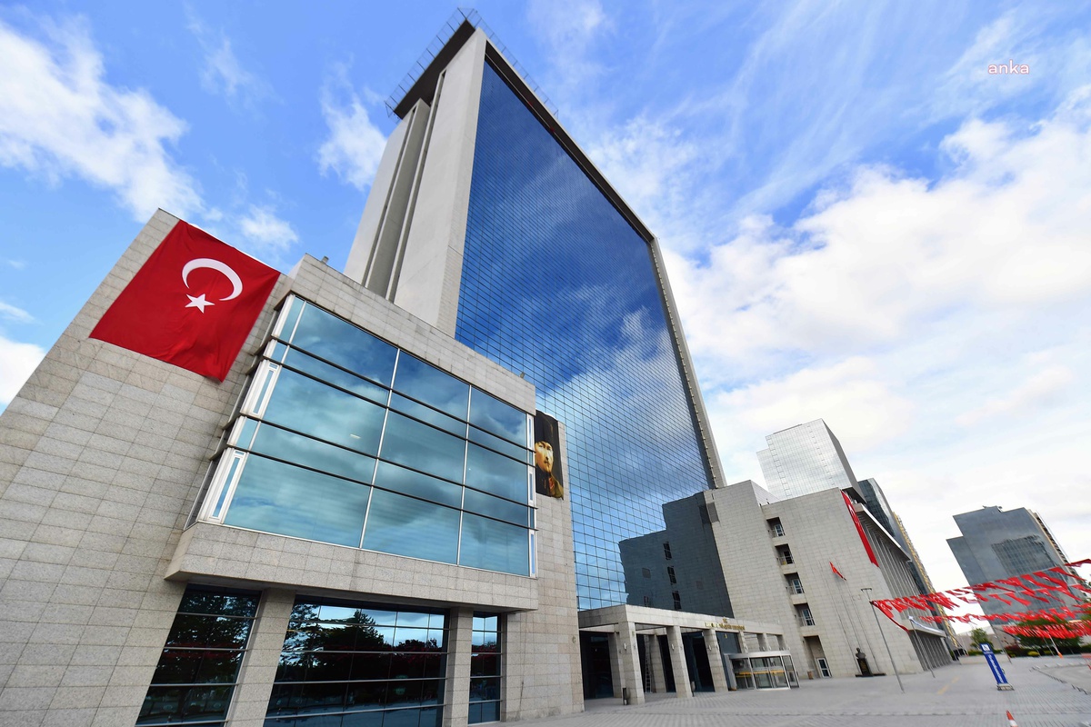 Ankara Büyükşehir Belediyesi, CEV Avrupa Kadınlar Voleybol Şampiyonası\'nın canlı yayınını yağış nedeniyle iptal etti