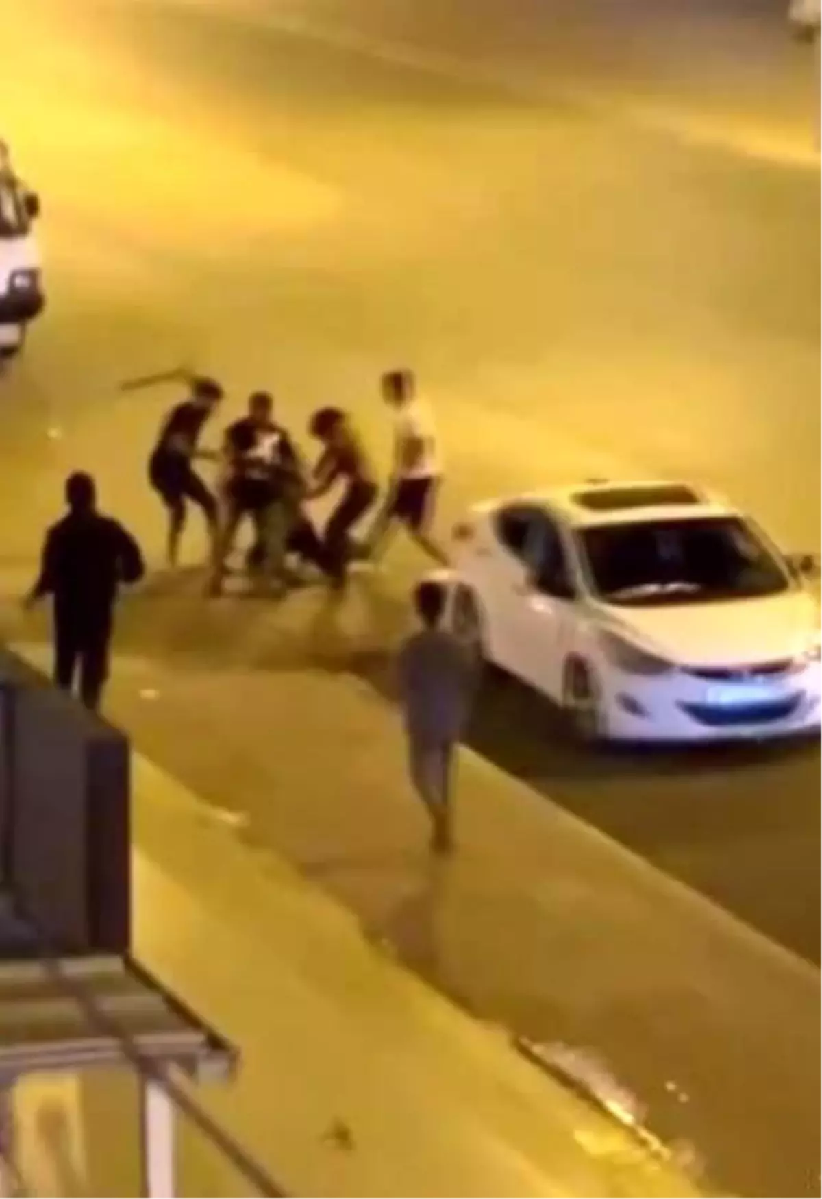 Antalya\'da Yabancı Uyruklu Gruplar Arasında Kavga: Savaş Meydanını Arattı