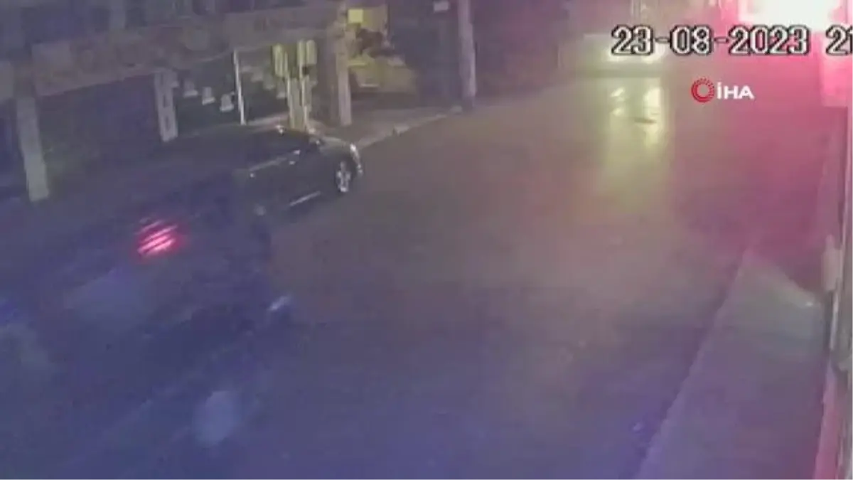 İzmir\'de çatışma anında balkonda oturan adam öldü