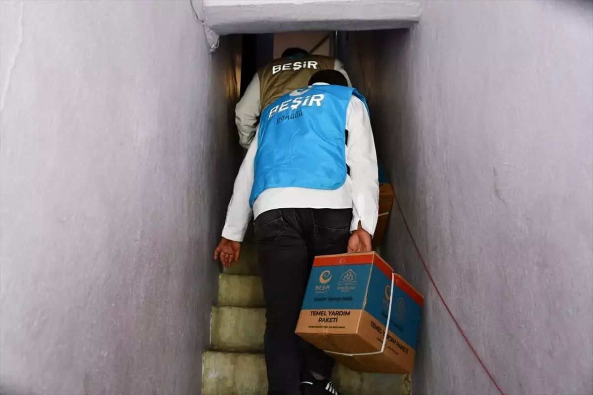 Beşir Derneği Muş\'taki depremzede ve ihtiyaç sahiplerine yardım faaliyetlerini sürdürüyor