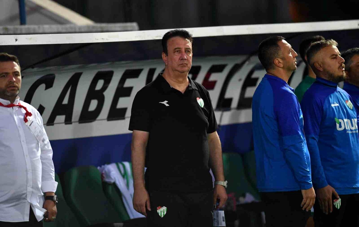 Bursaspor, Teknik Direktör Yalçın Gündüz ile yollarını ayırdı
