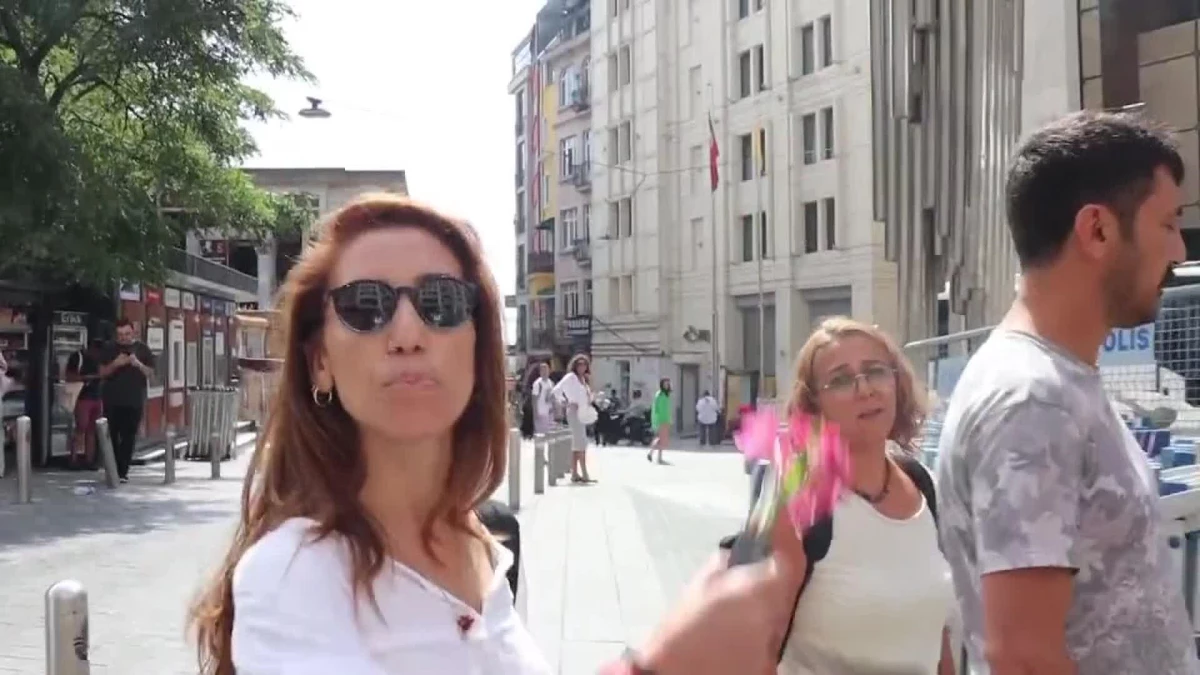 Cumartesi Anneleri Galatasaray Meydanı\'nda engellendi
