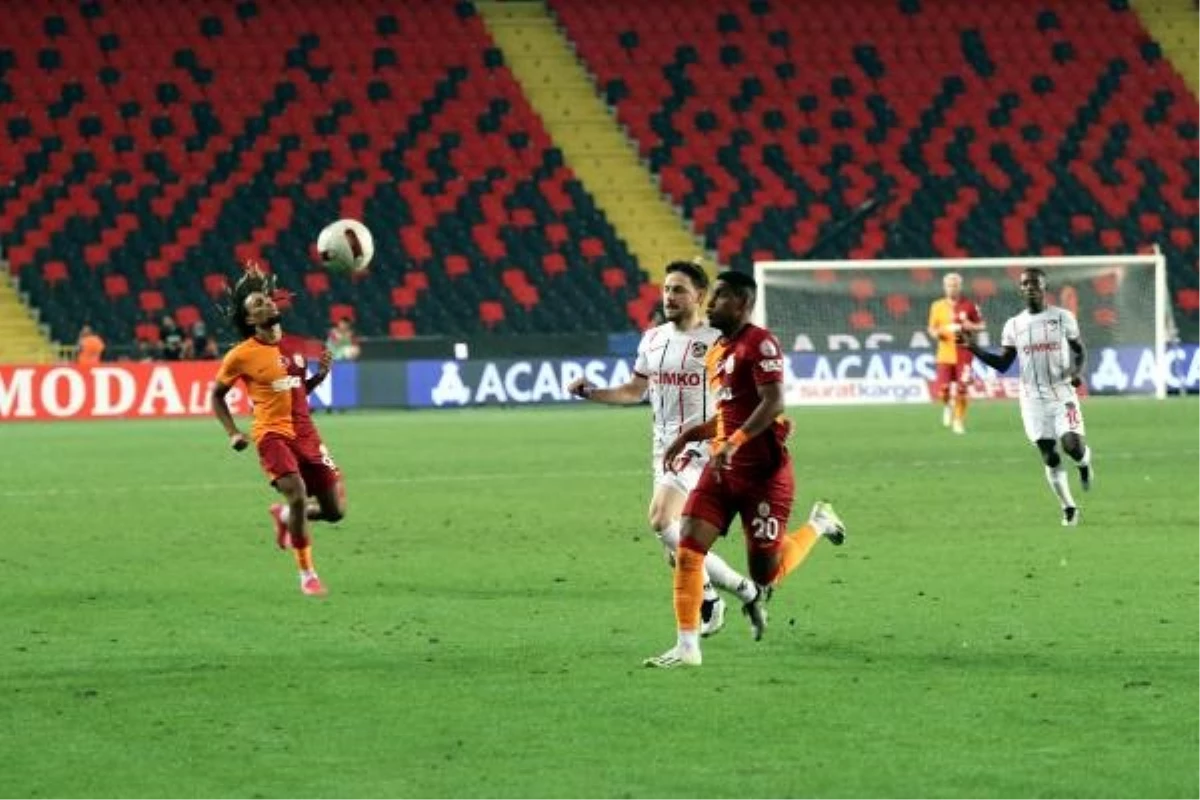 Galatasaray, Gaziantep FK\'yı 3-0 mağlup etti