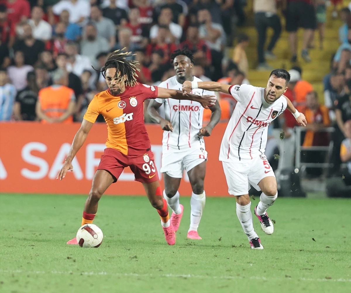 Galatasaray, Gaziantep FK\'yı 3-0 mağlup etti