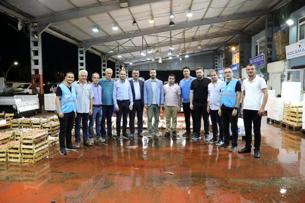 İzmit Belediyesi Koordinatörleri Balıkçıları Ziyaret Etti