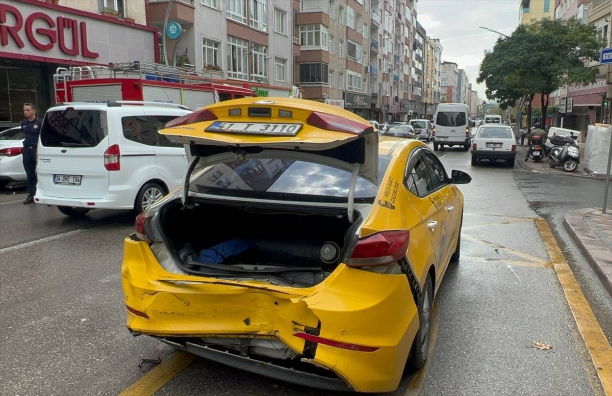 Gebze\'de zincirleme trafik kazası: 3 yaralı