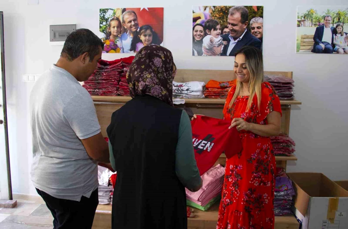 Mersin Büyükşehir Belediyesi \'Kıyafet Evleri\' Projesiyle İhtiyaç Sahiplerine Yardım Ediyor