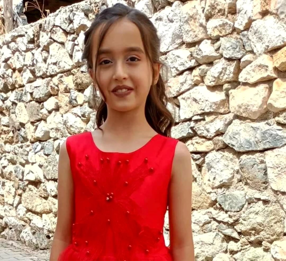 Denizli\'de trafik kazasında 10 yaşındaki minik Ravza hayatını kaybetti
