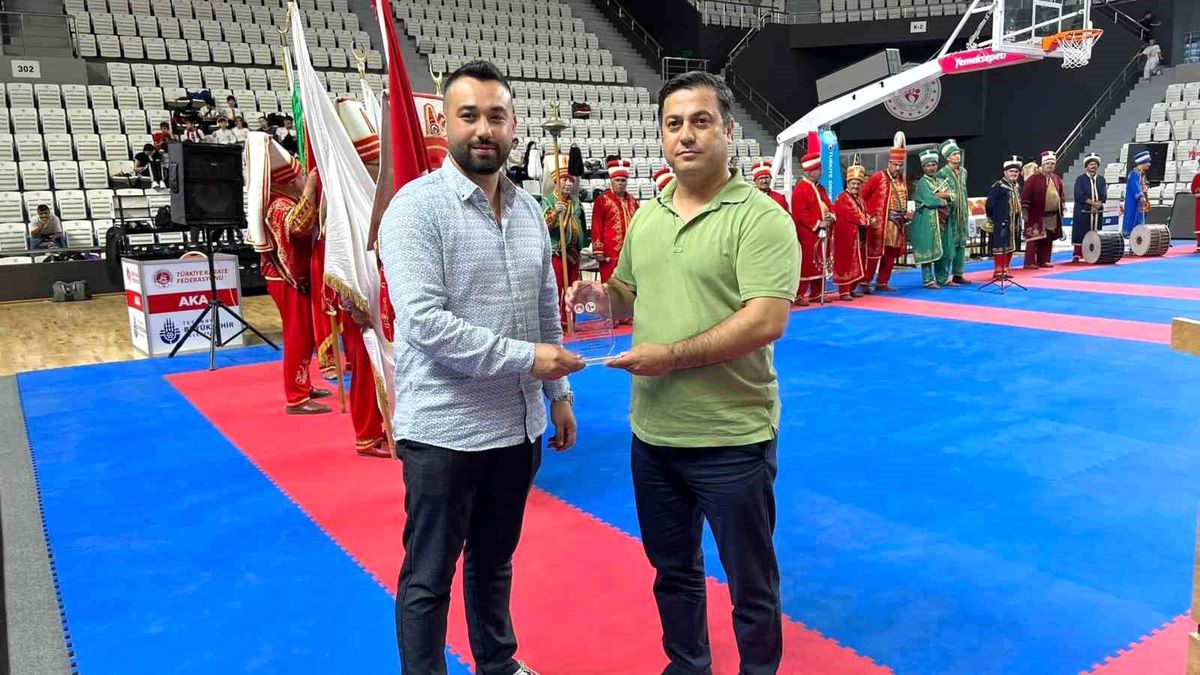 Manisa\'da Murat Eşsiz Anısına Karate Turnuvası Sona Erdi