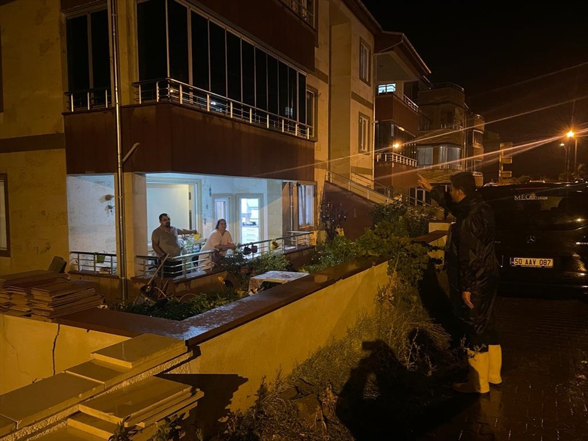 Nevşehir\'de Kuvvetli Yağış Sele Neden Oldu