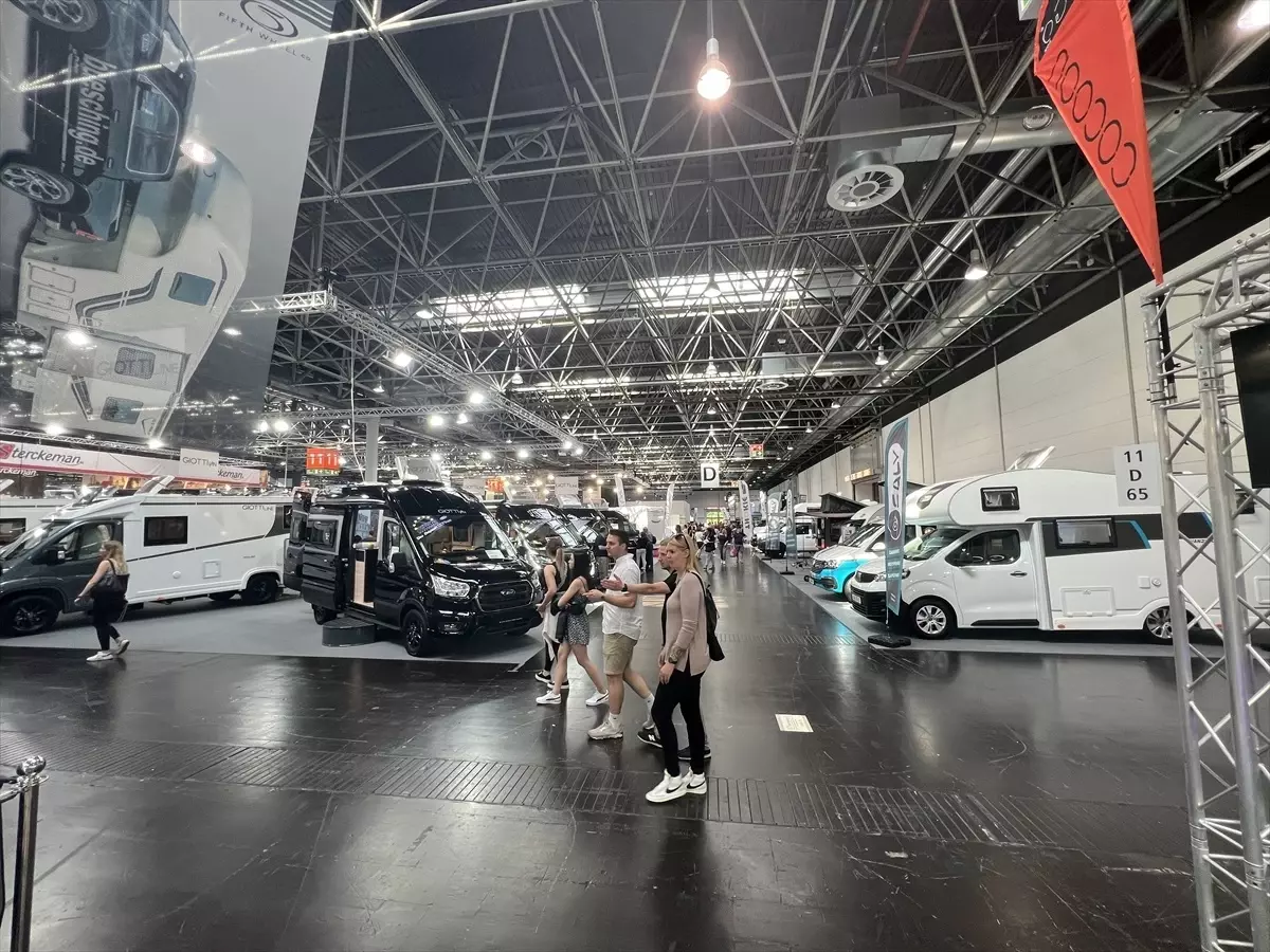 Türk Firmaları Almanya\'da Karavan Fuarında Büyük İlgi Gördü