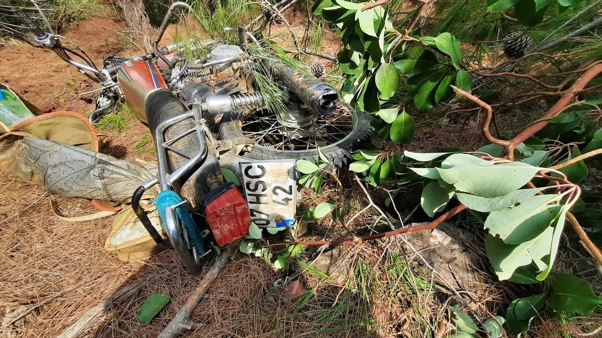 Alanya\'da uçuruma yuvarlanan motosikletteki 2 kişi ölü bulundu