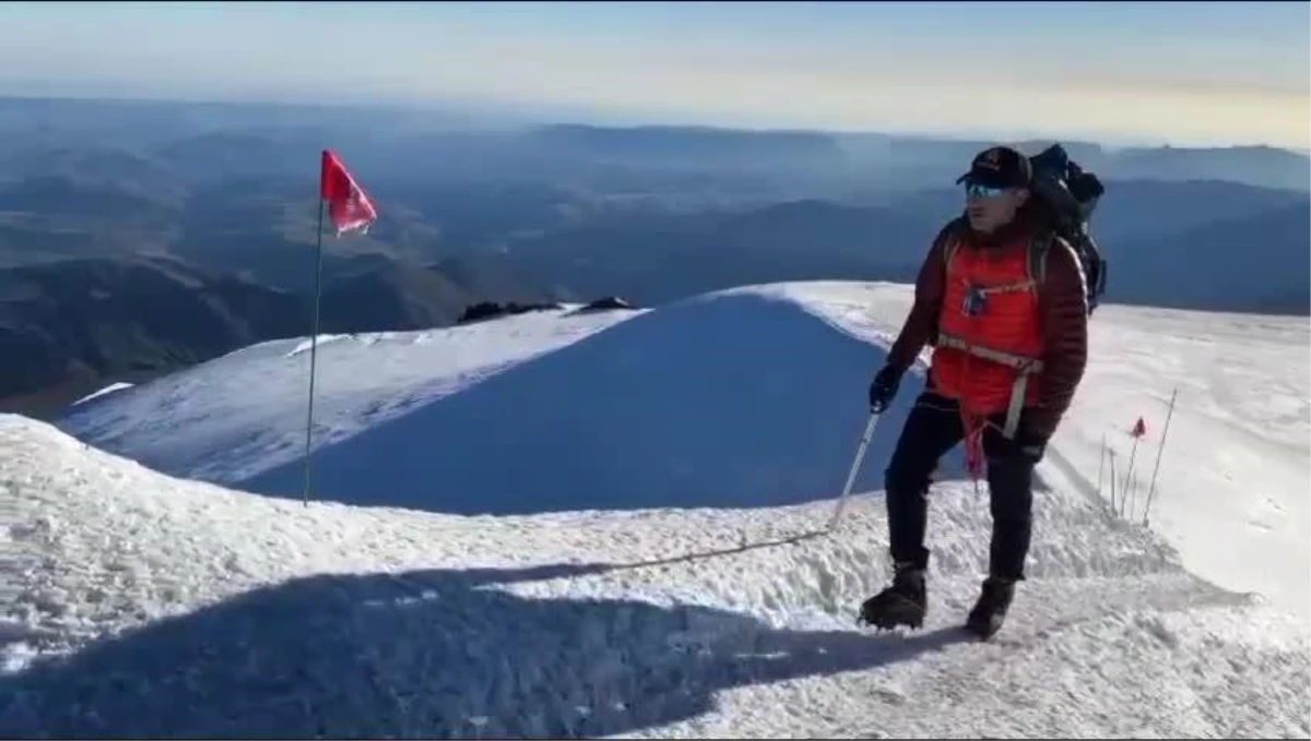 Ardahanlı Dağcı Doğu Yılmaz Elbruz Dağı\'na tırmandı