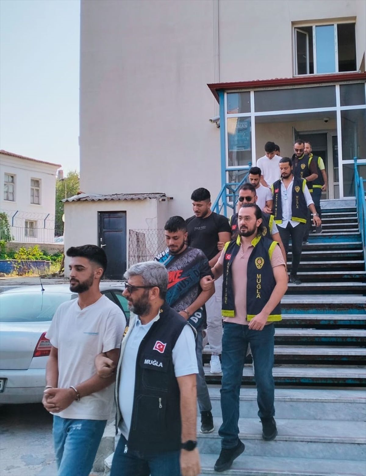 Bodrum\'da silahlı gasp şüphelileri tutuklandı