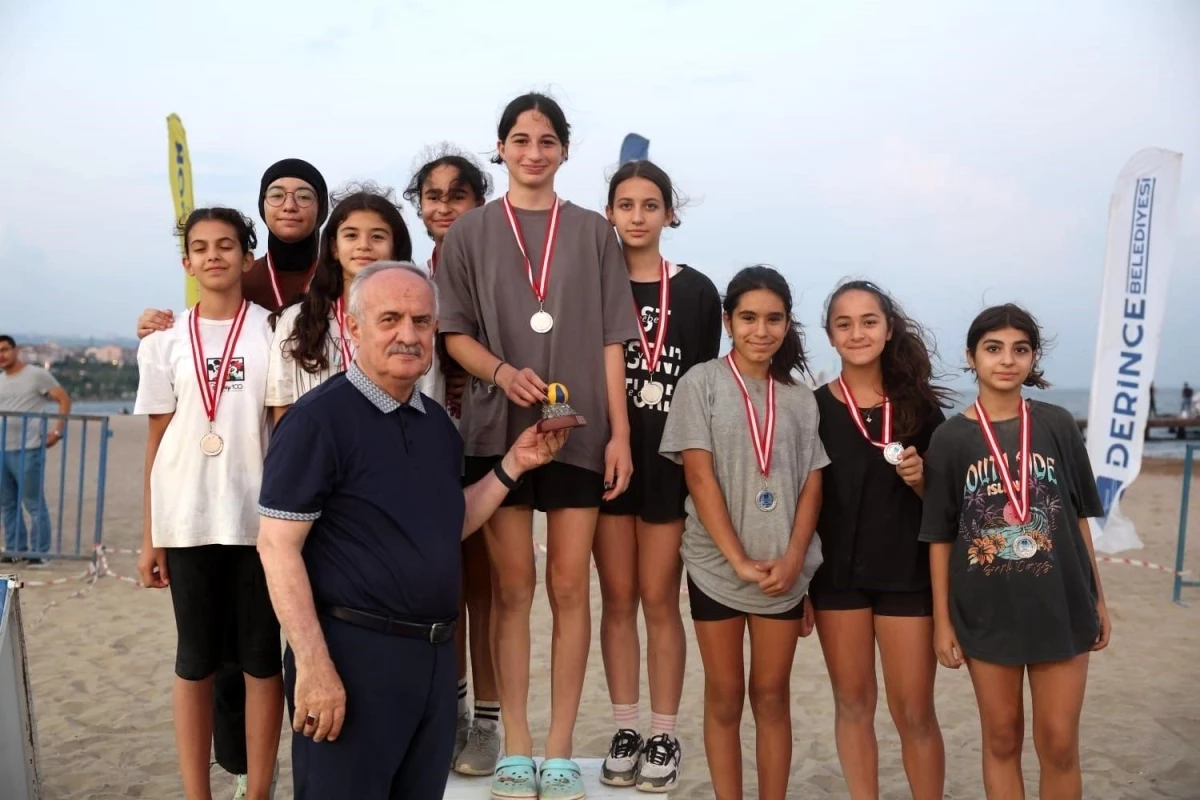 Derince Belediyesi Plaj Voleybolu Turnuvası Sonuçlandı