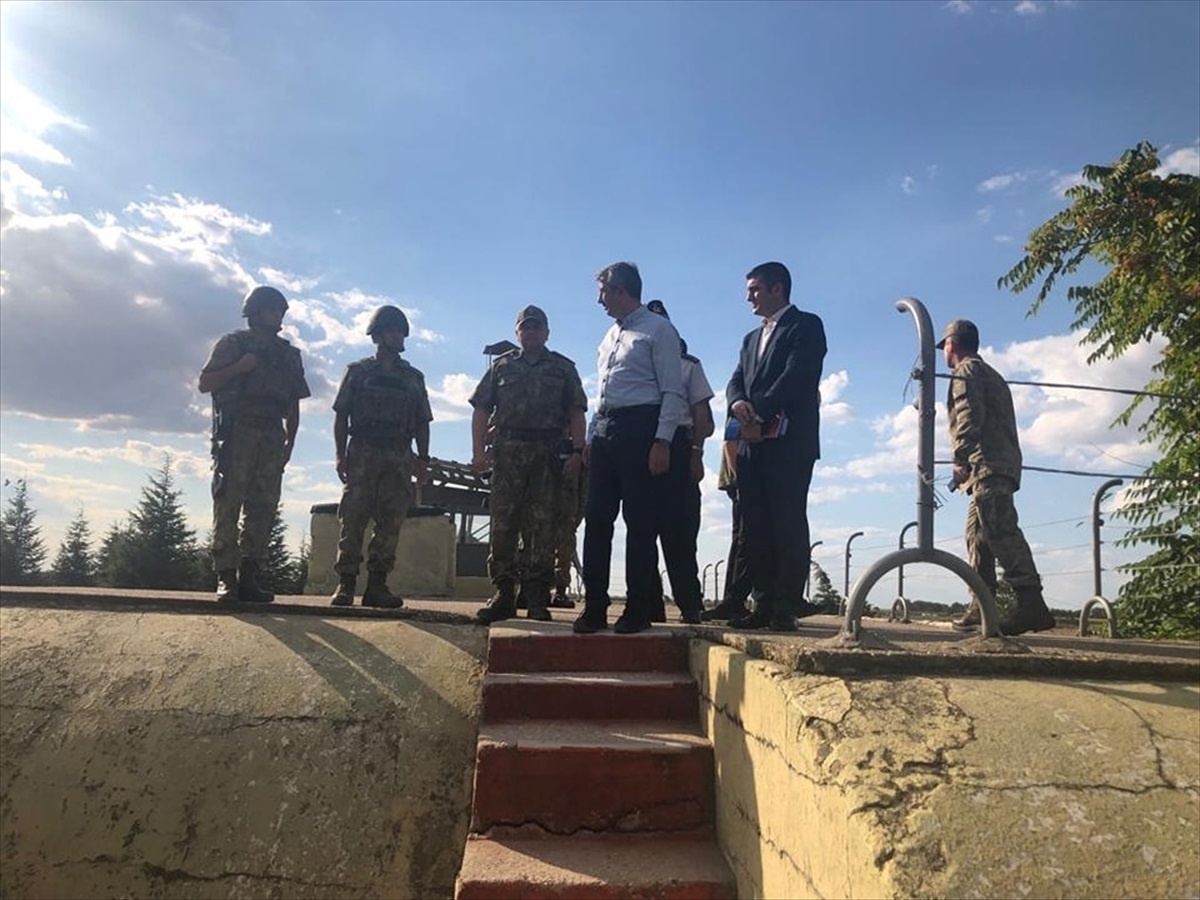 Edirne Valisi Yunus Sezer, Türkiye-Yunanistan sınır hattında incelemede bulundu