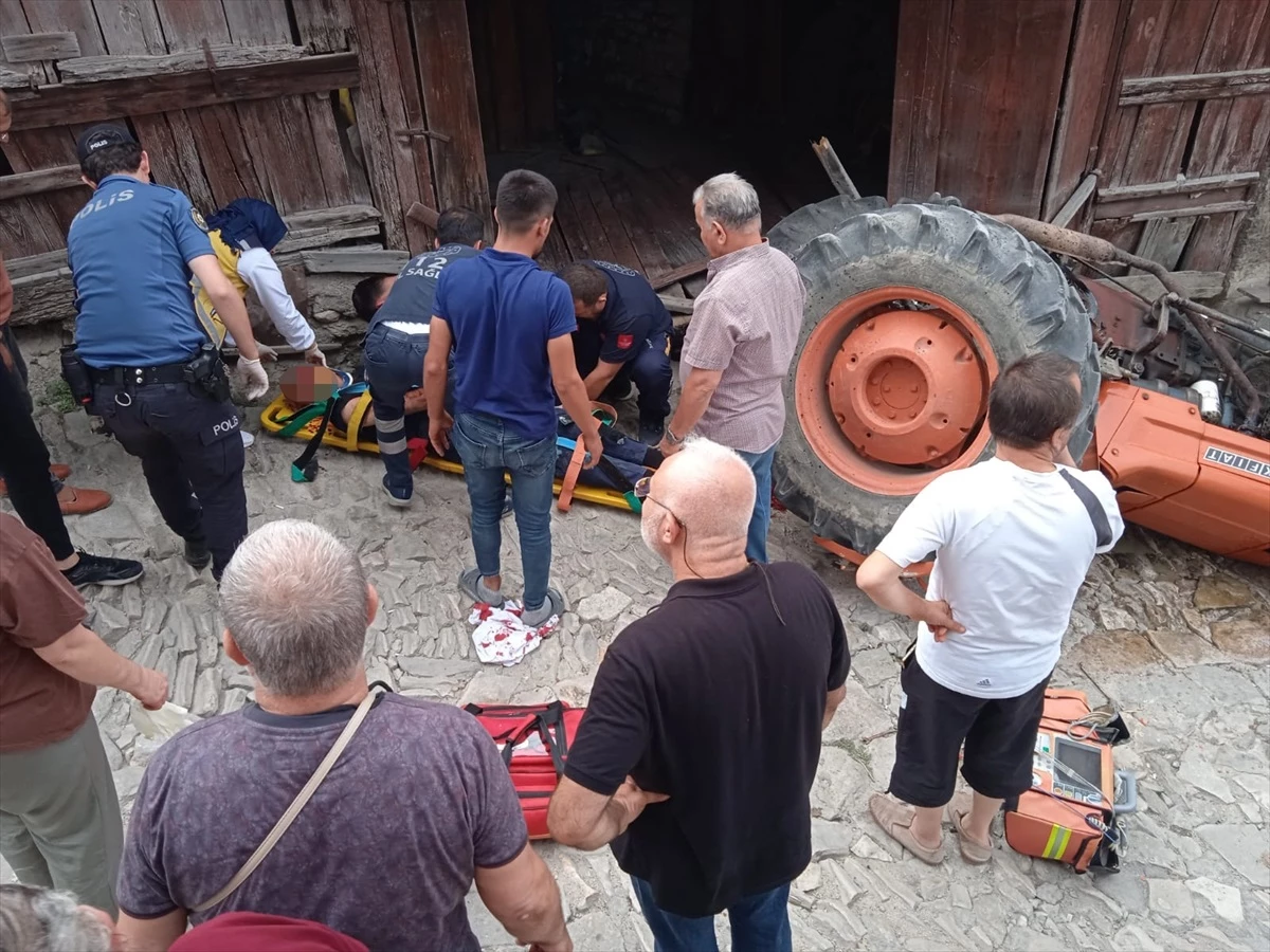 Safranbolu\'da traktör devrildi, 1 kişi ağır yaralandı