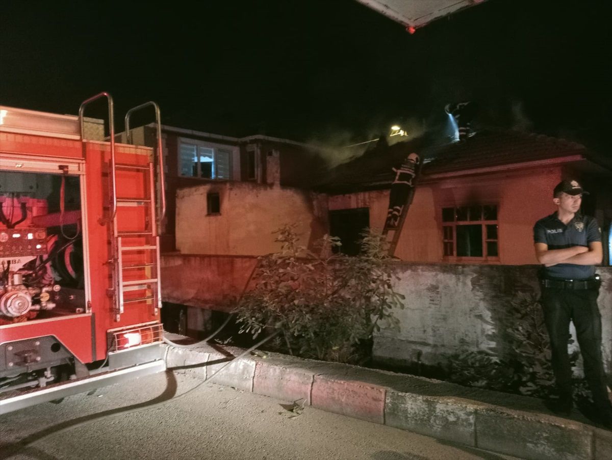 Karabük\'te tek katlı evde çıkan yangın söndürüldü