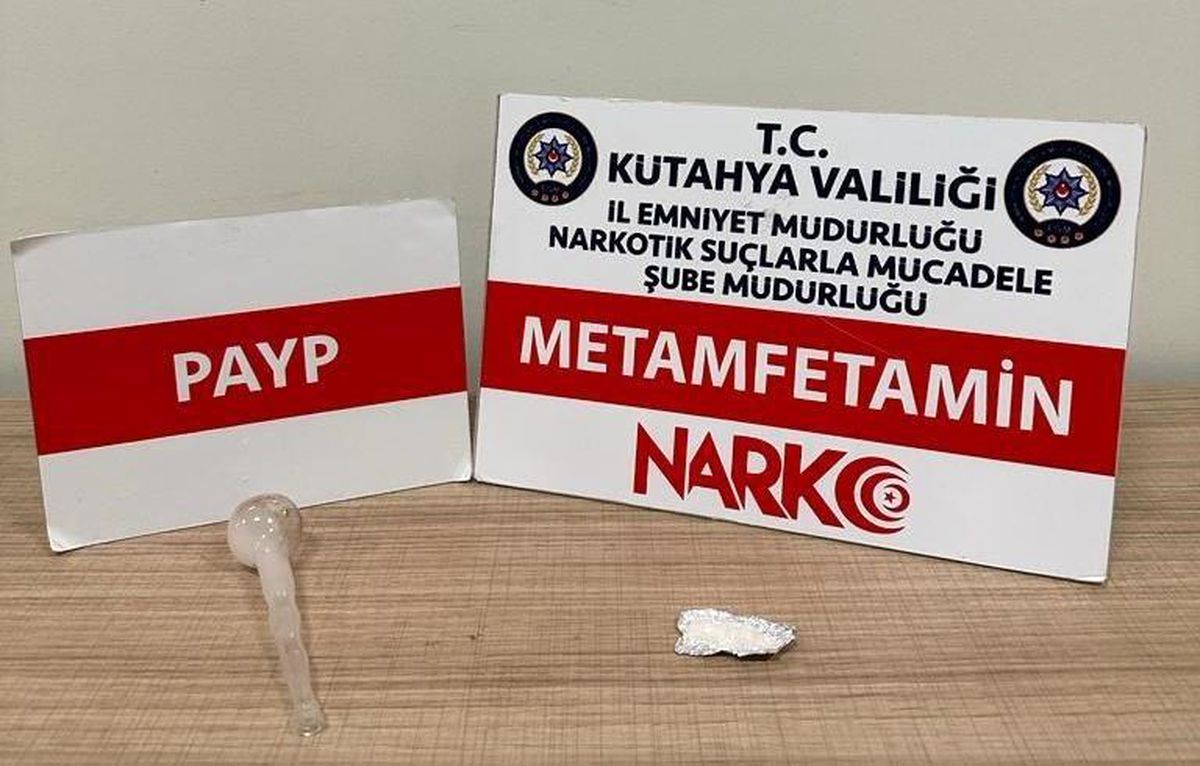 Kütahya\'da Şüpheli Araçta Uyuşturucu Ele Geçirildi