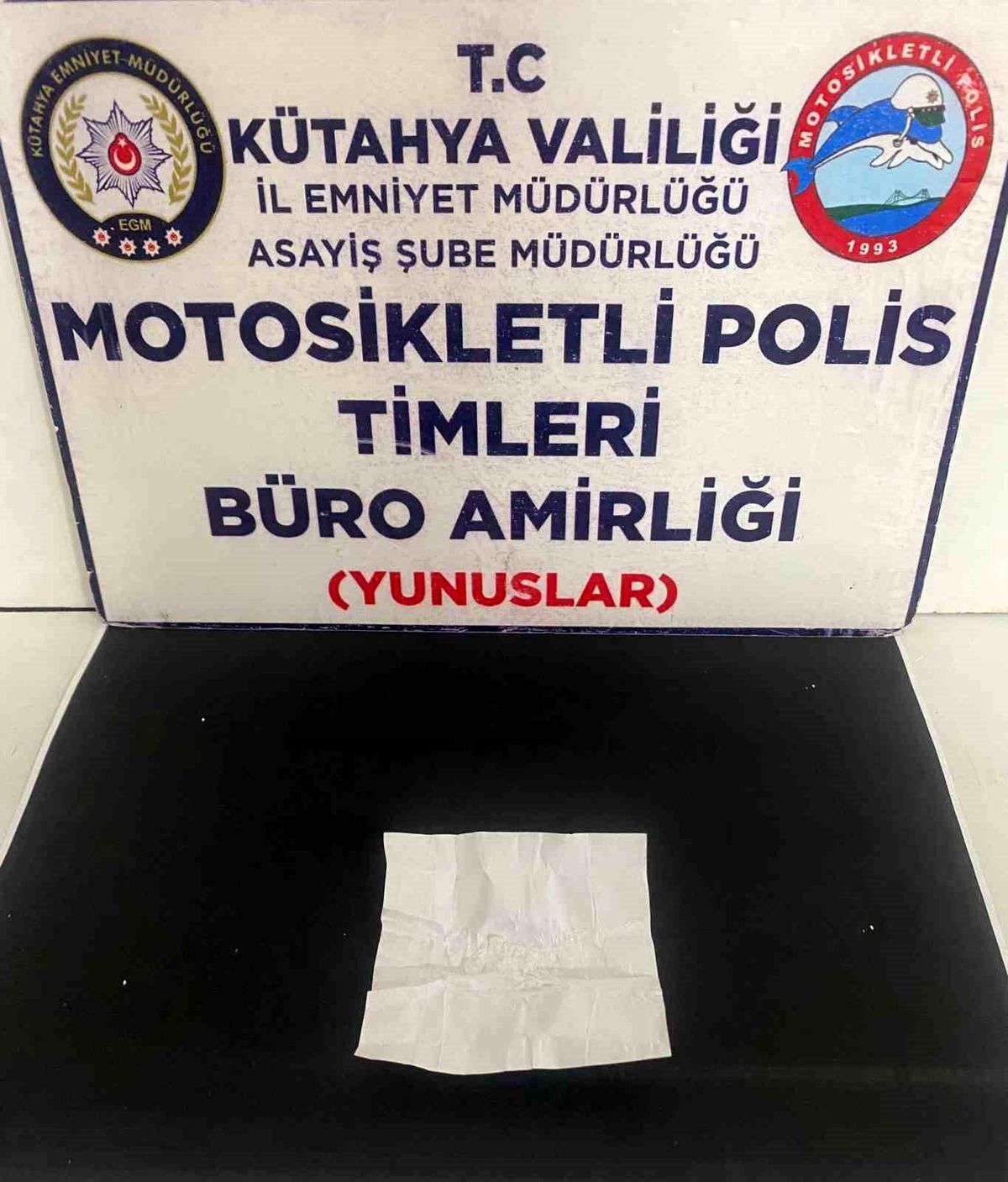 Kütahya\'da Motosikletli Polis Timlerince Metamfetamin Ele Geçirildi