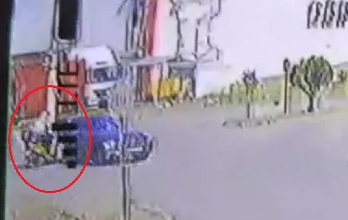 İnegöl\'de motosiklet ile otomobil çarpıştı: 1 yaralı