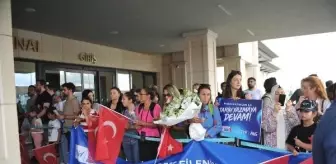 A Milli Kadın Voleybol Takımı İstanbul'a döndü