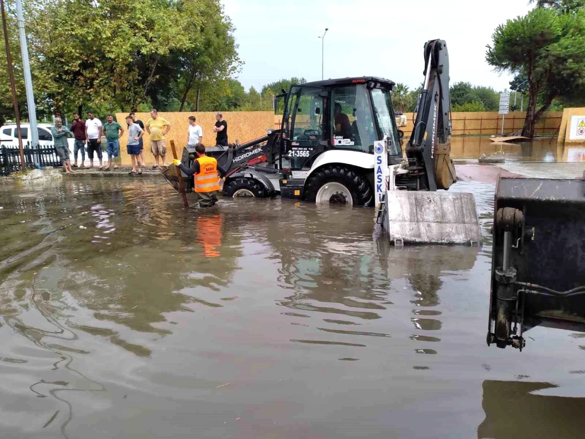 Samsun\'da Sel Felaketi Sonrası Çalışmalar Devam Ediyor