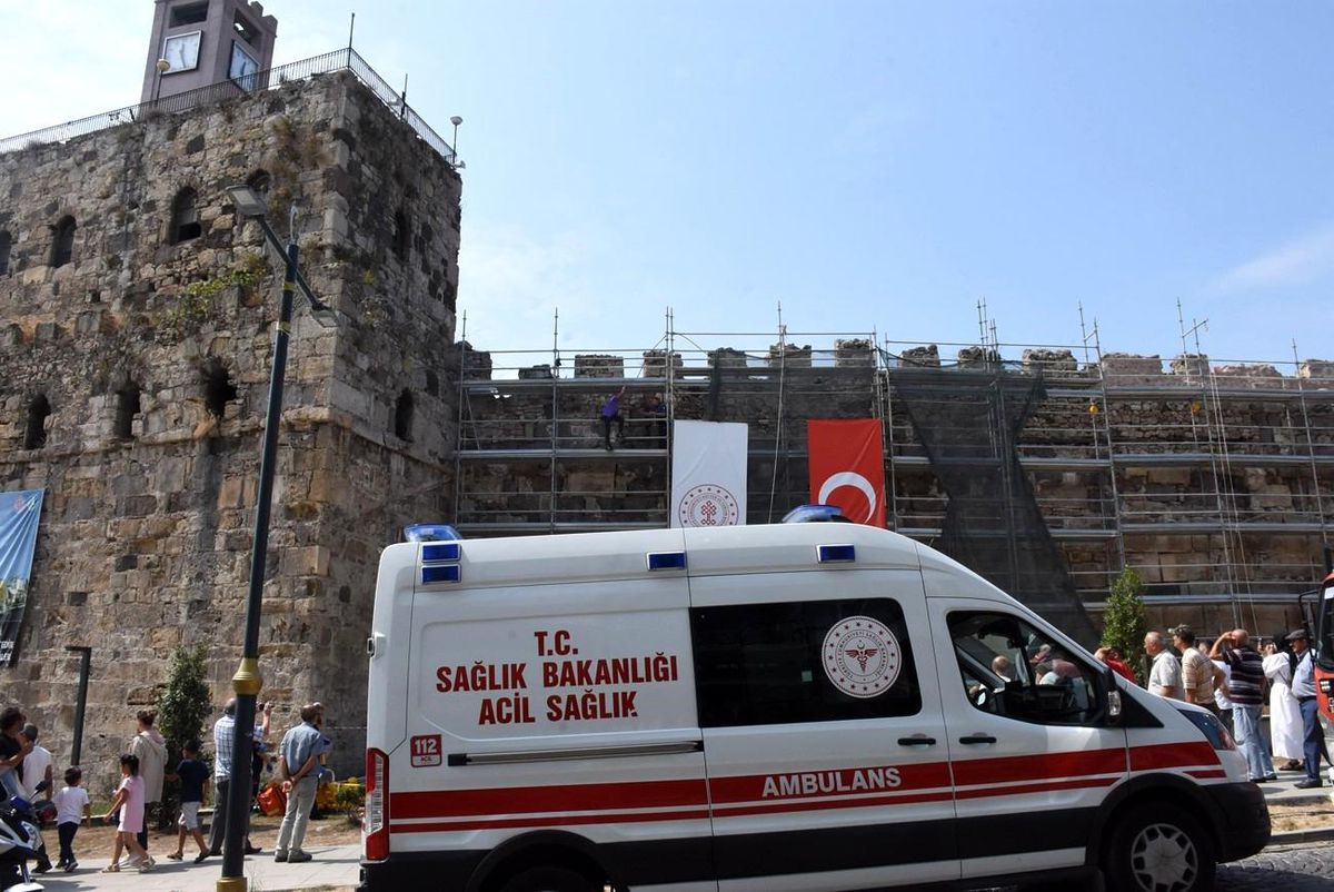 Sinop\'ta aracı trafikten men edilen şahıs kalede intihar girişiminde bulundu