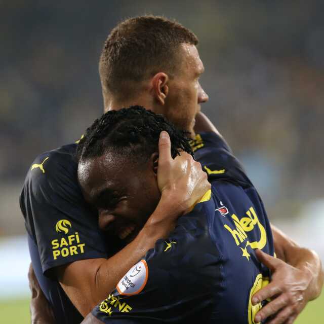 Son Dakika: Süper Lig'in 4. haftasında Fenerbahçe, Ankaragücü'nü deplasmanda 1-0 mağlup etti Son Dakika: Süper Lig'in 4. haftasında Fenerbahçe, Ankaragücü'nü deplasmanda 1-0 mağlup etti