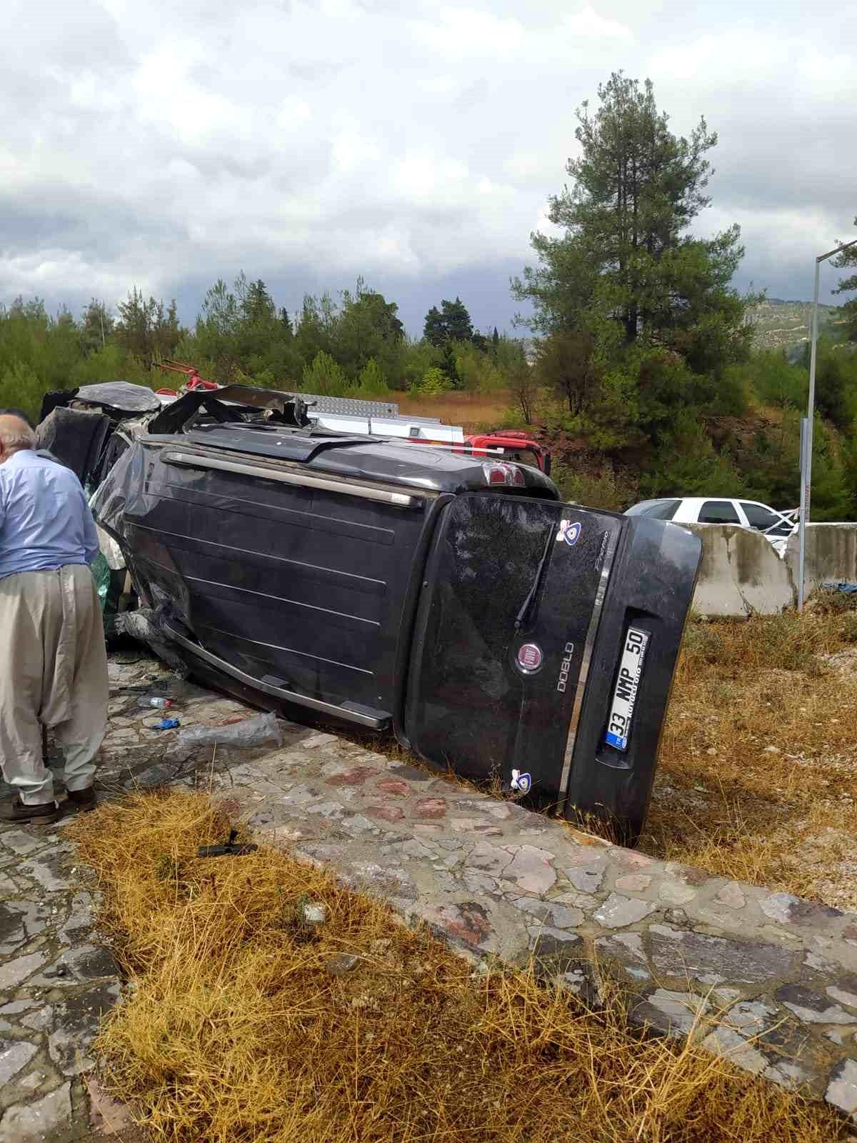 Tarsus\'ta trafik kazası: 5 kişi yaralandı