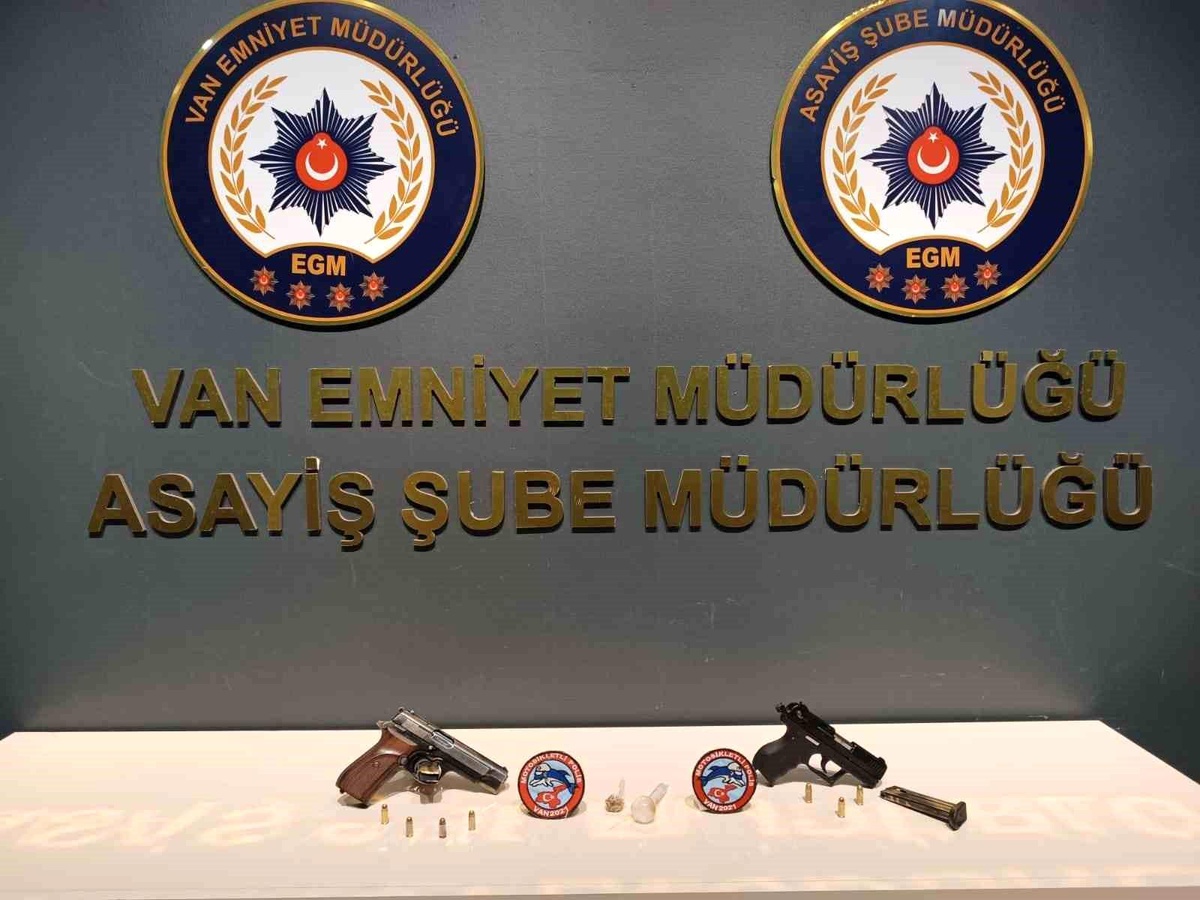 Van\'da 19 kişi tutuklandı
