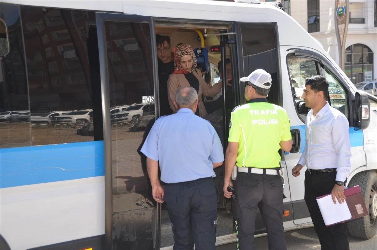 Yüksekova Belediyesi Toplu Taşıma Araçlarını Denetledi