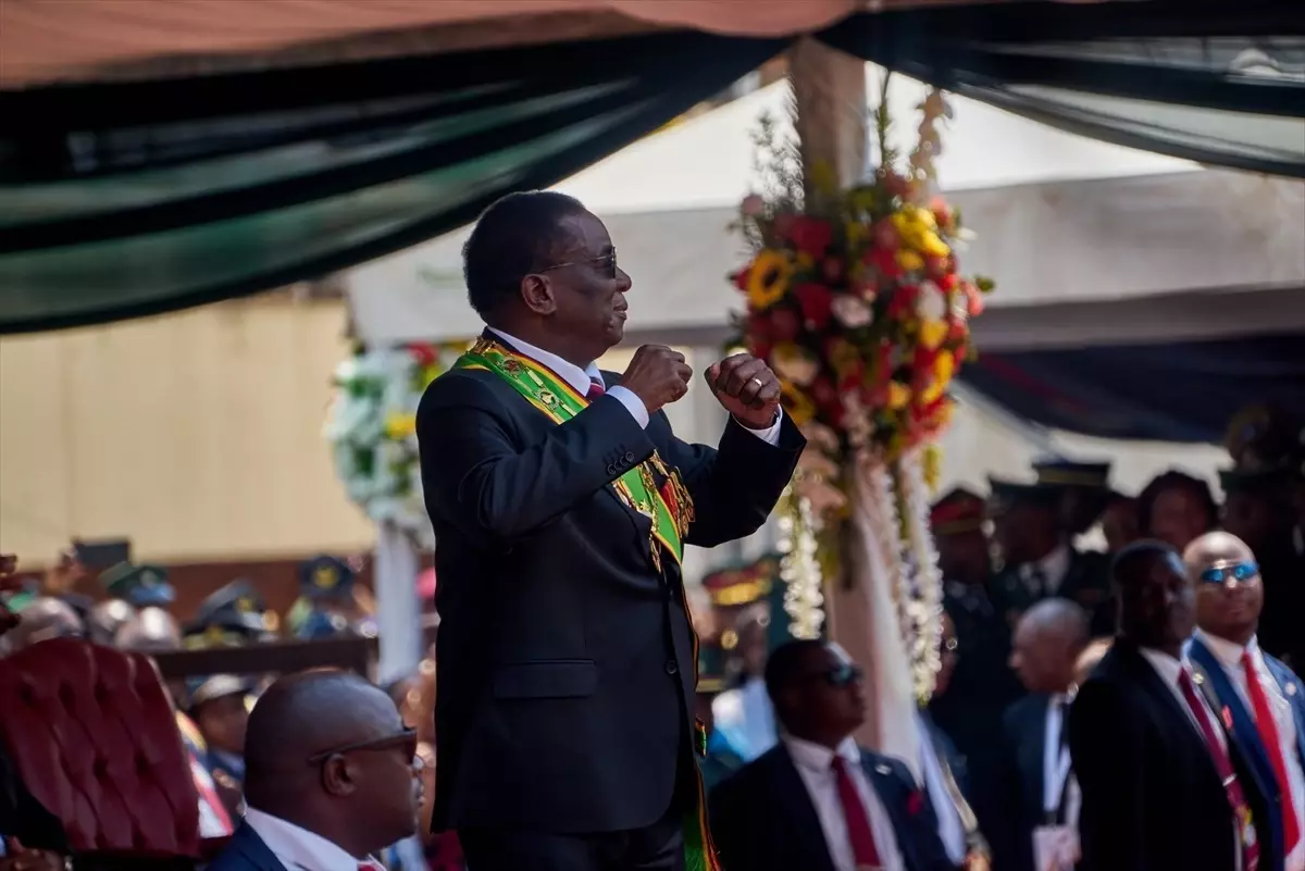 Zimbabve Devlet Başkanı Mnangagwa Göreve Başladı