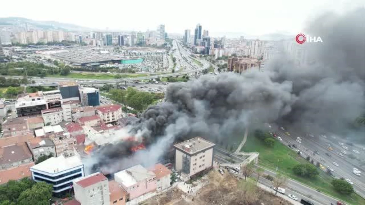Ataşehir\'de spor salonunda başlayan yangın dron ile havadan görüntülendi