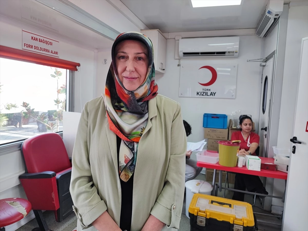 AK Parti Efeler Kadın Kolları ve Türk Kızılayı Kan Bağışı Etkinliği