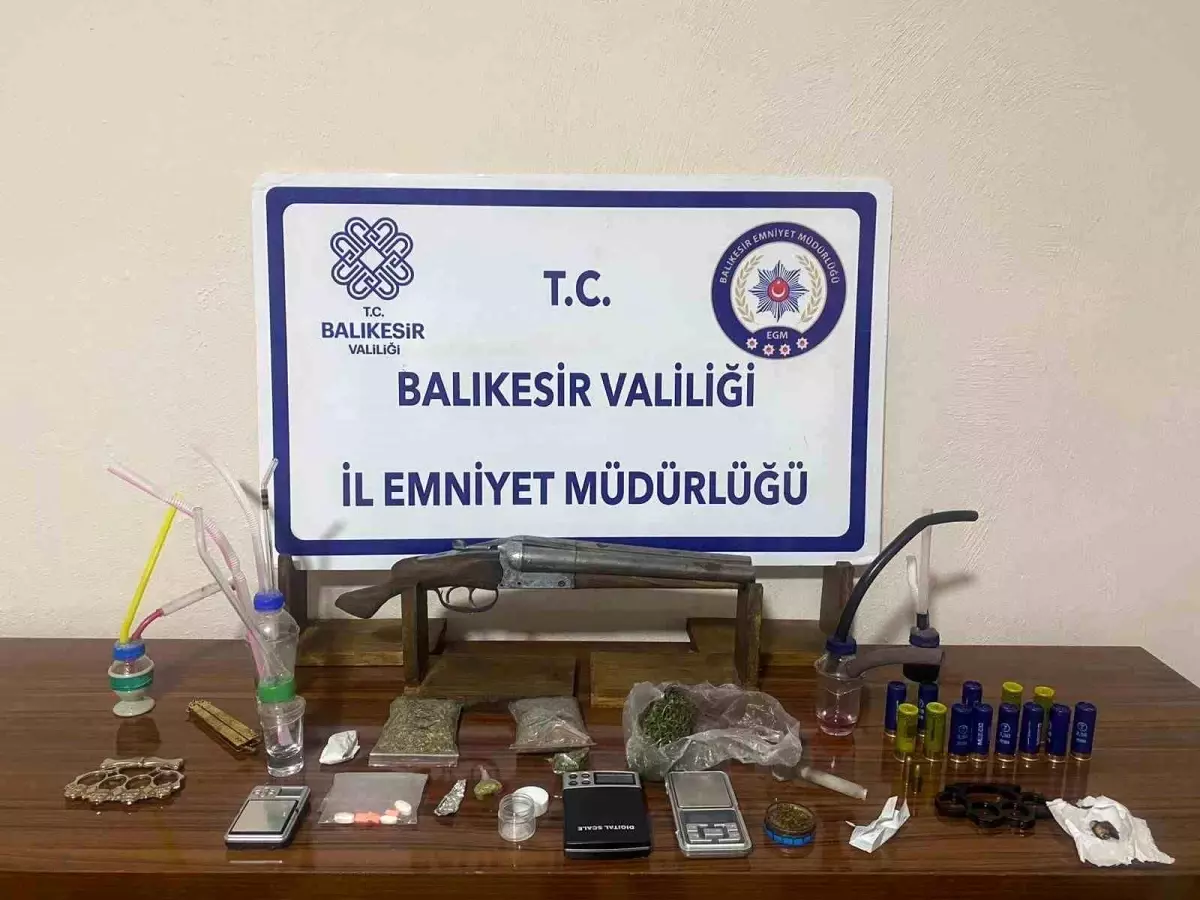 Balıkesir\'de yapılan operasyonda 11 kişi tutuklandı