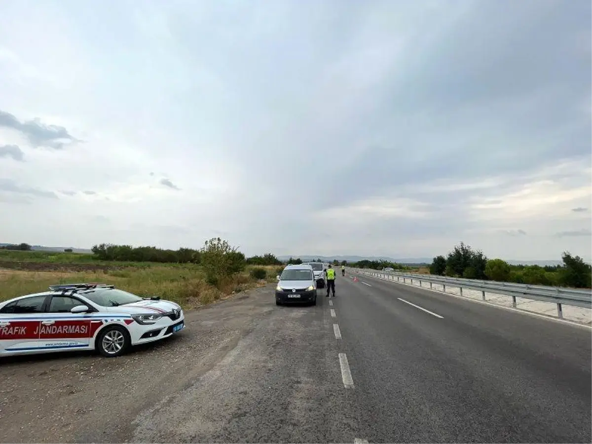 Balıkesir\'de Kaçakçılık ve Organize Suç Operasyonu: 27 Gözaltı, 5 Tutuklama