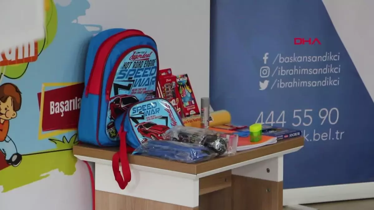 Samsun\'da 2 Bin Birinci Sınıf Öğrencisine Kırtasiye Malzemesi Dağıtıldı
