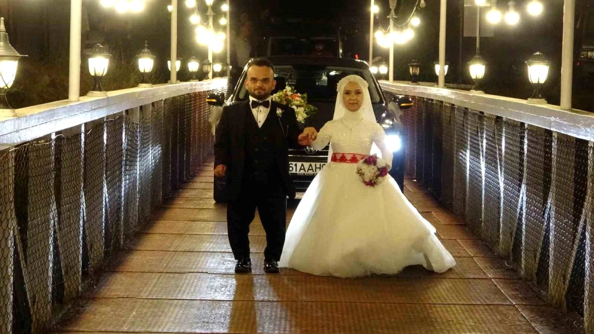 Trabzon\'da Yıldırım Aşkıyla Evlenen Çift Dünya Evine Girdi