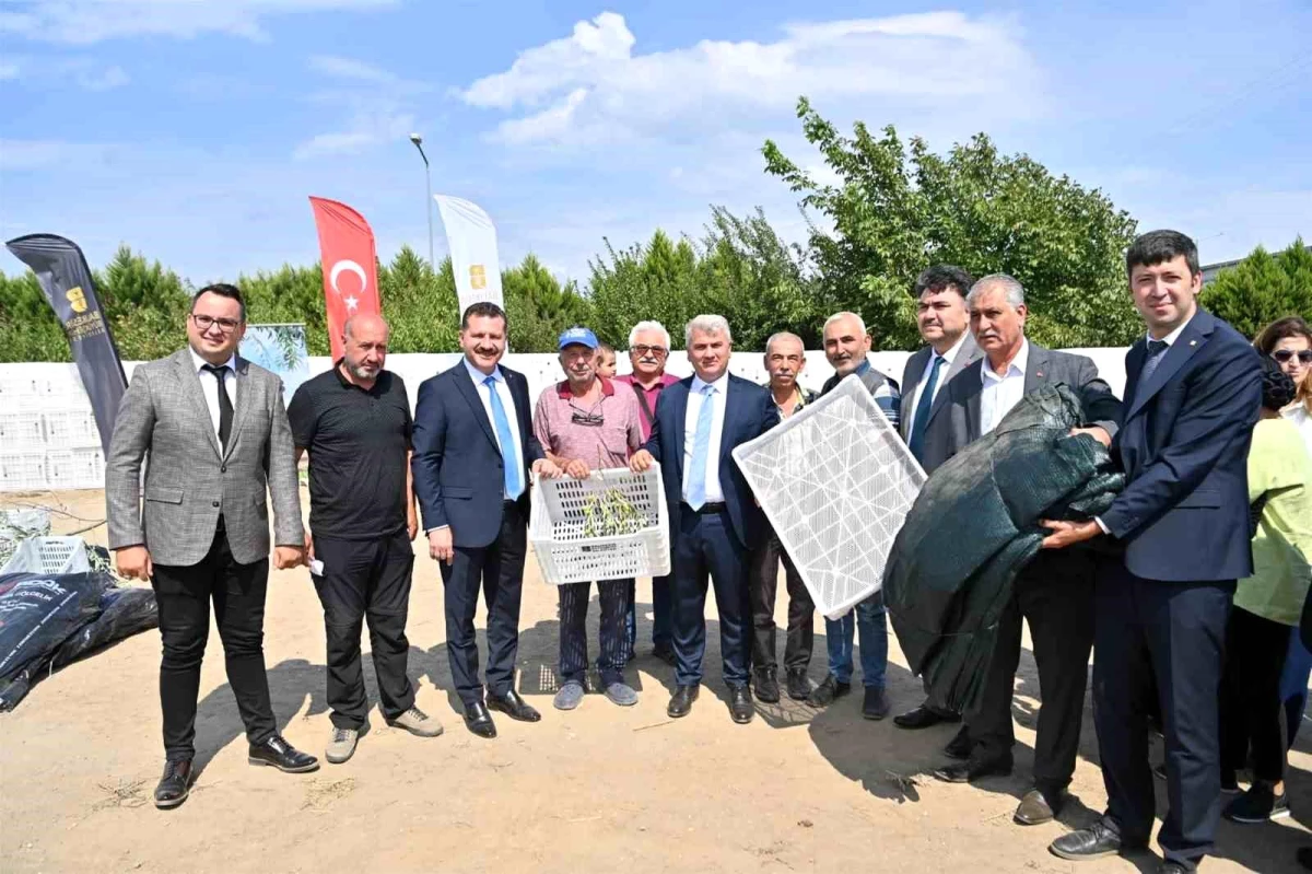 Balıkesir Büyükşehir Belediyesi Zeytincilere ve Havran İnciri Üreticilerine Destek Verdi