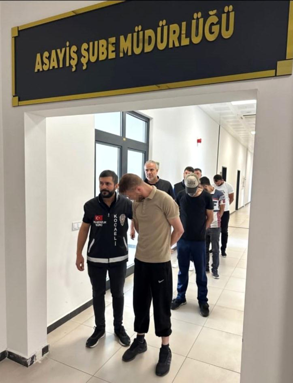 İzmit\'te Çalıntı Motosikleti Satan Şahıslar Yakalandı