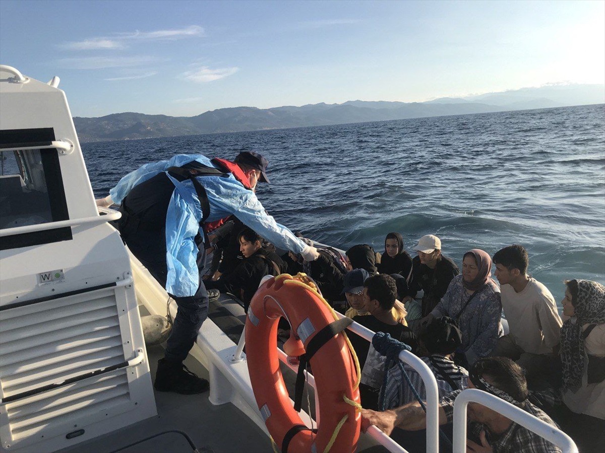 Çanakkale Açıklarında 95 Düzensiz Göçmen Kurtarıldı