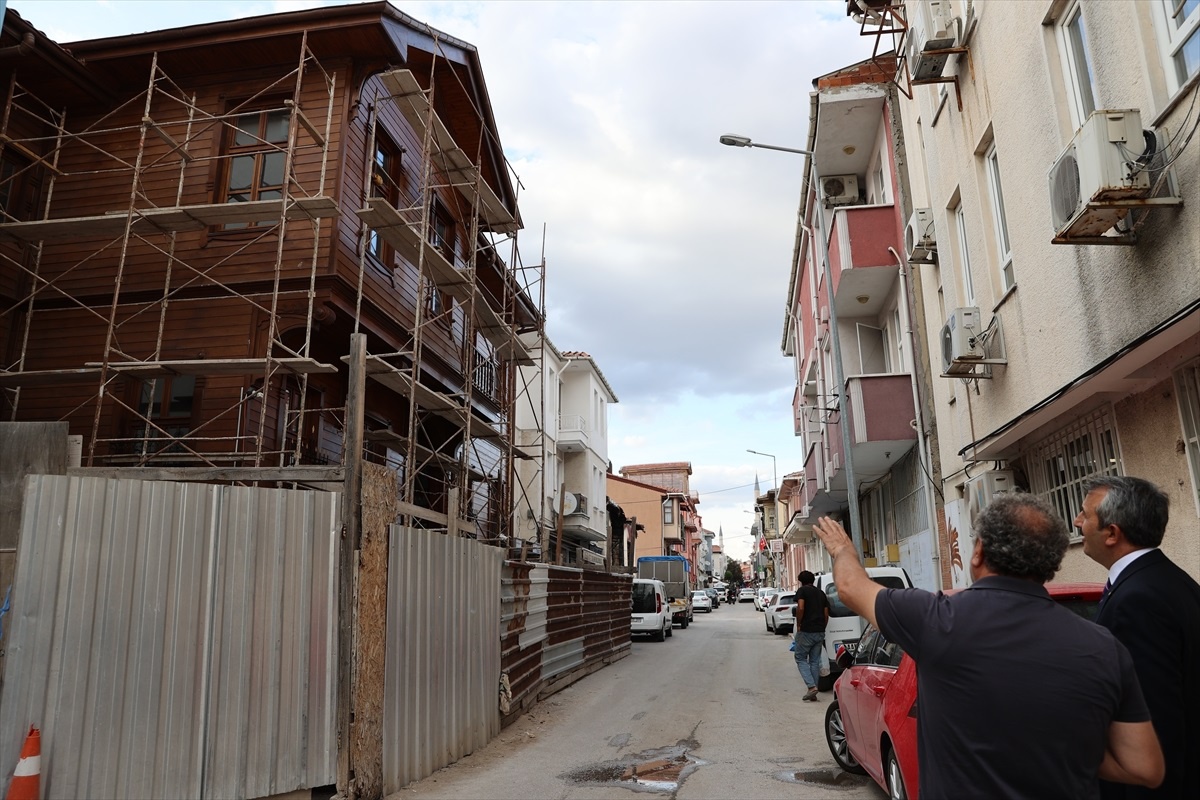 Edirne Valisi Yunus Sezer, tarihi konakları inceledi