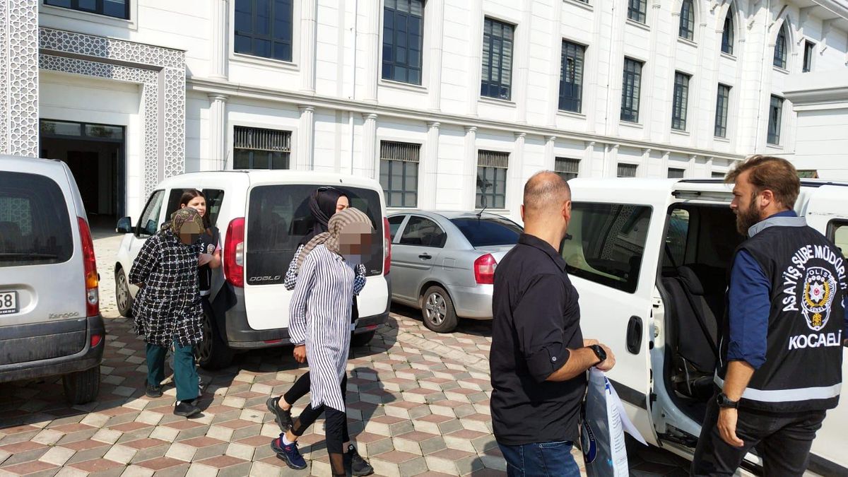 Kocaeli\'de 180 Bin TL Değerinde Ziynet Eşyası Çalınması Olayında 2 Kadın Yakalandı