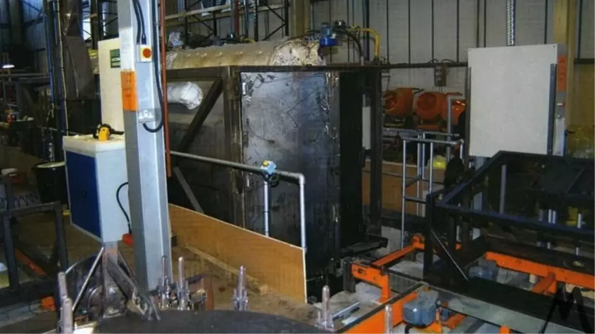 İngiltere\'de fabrikanın fırınında mahsur kalan işçi feci şekilde hayatını kaybetti