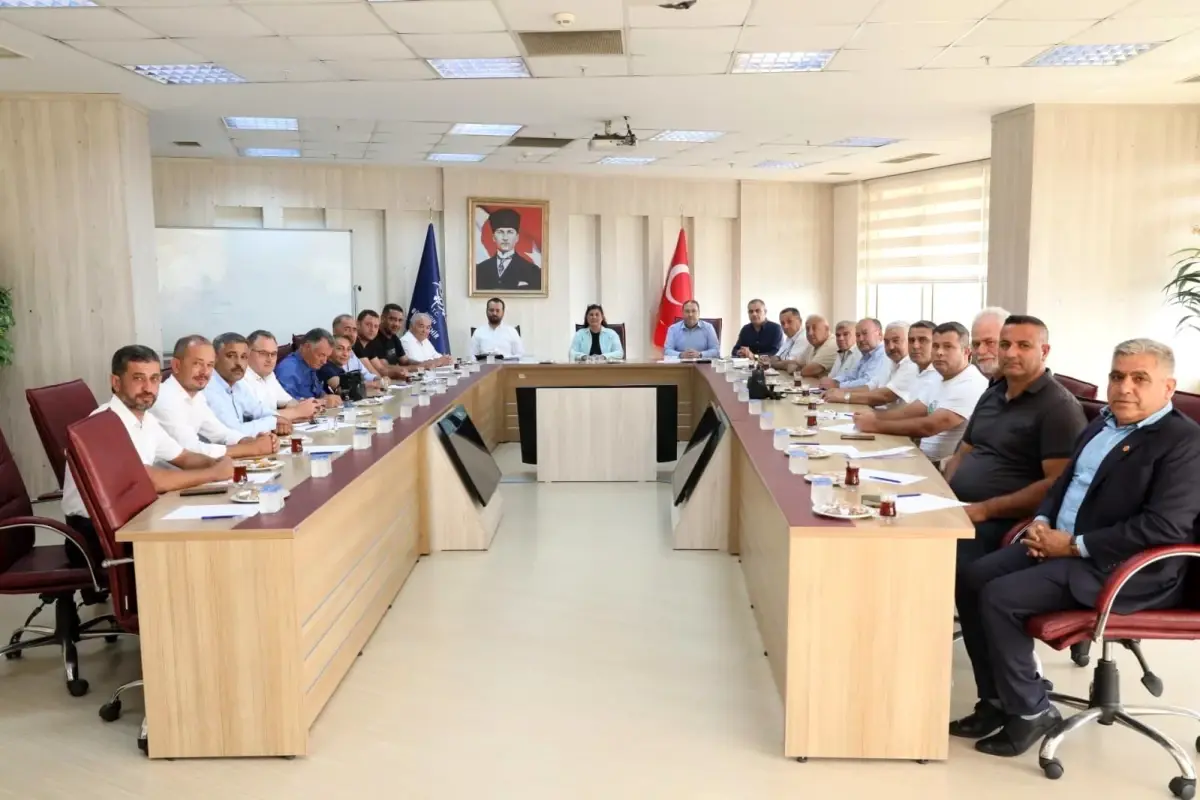 Germencik Muhtarları Aydın Büyükşehir Belediye Başkanı\'na Teşekkür Ziyaretinde Bulundu