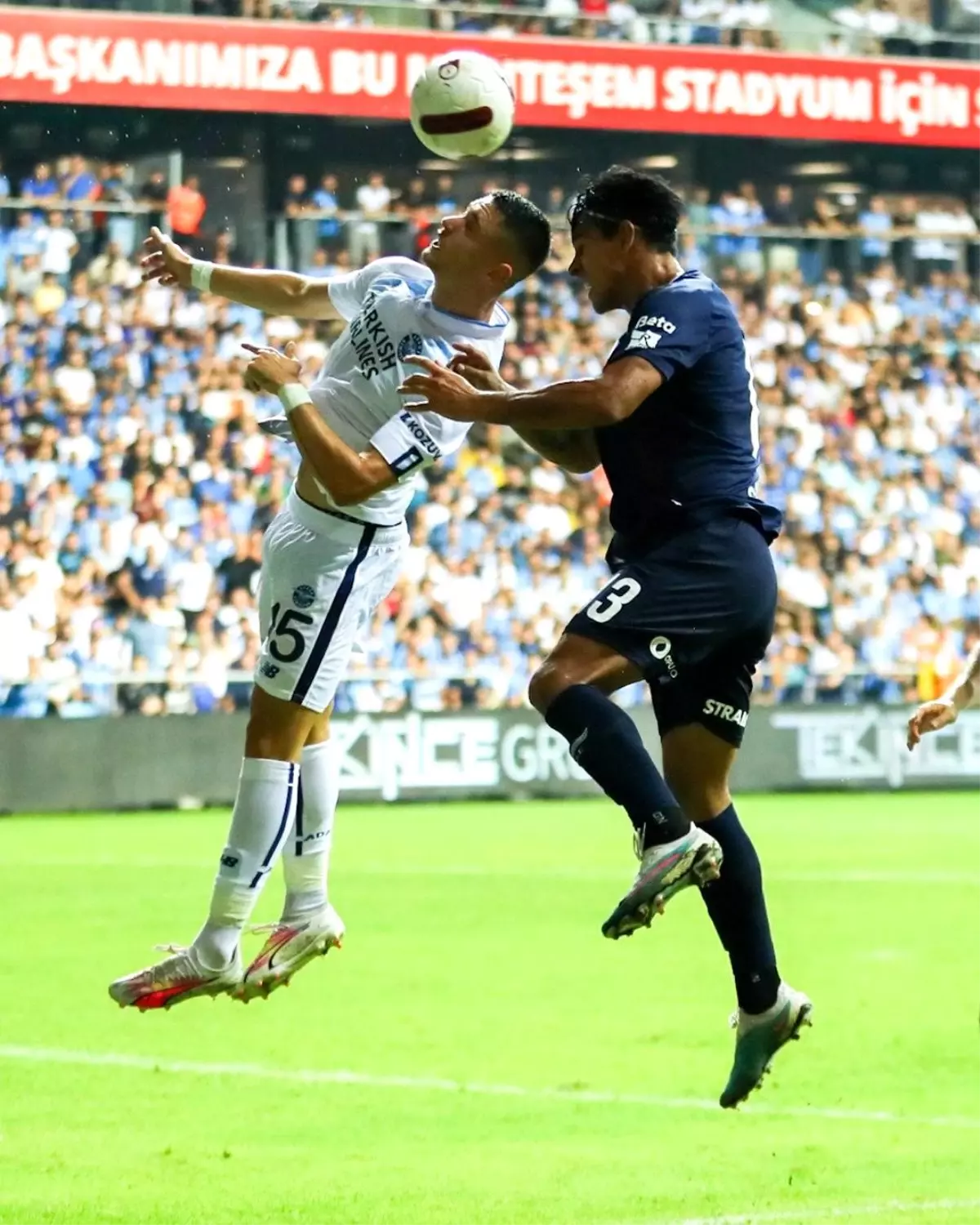 Adana Demirspor, stoper oyuncusu Jovan Manev\'i NK Osijek\'e kiraladı