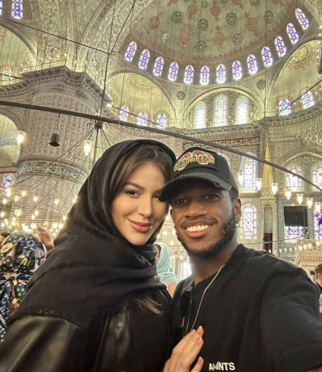 İstanbul'u keşfediyor! Fred ve eşi Ayasofya ve Sultanahmet Camii'ni ziyaret etti