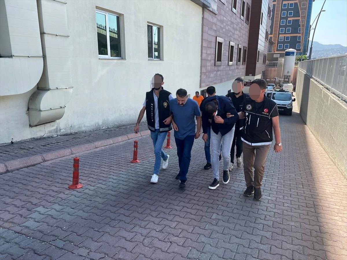 Kayseri\'de uyuşturucu operasyonu: 3 şüpheli gözaltına alındı